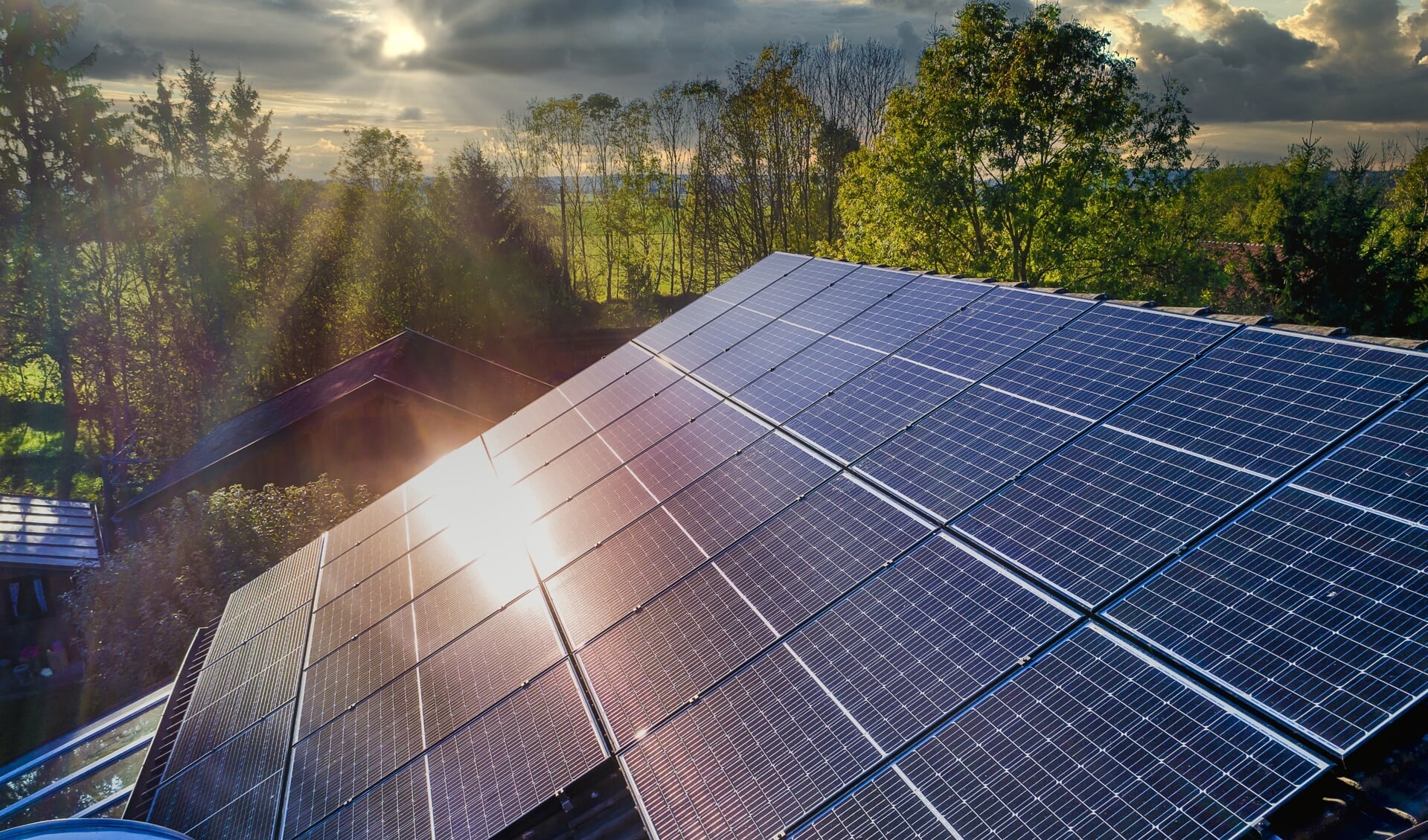 Harnessing the Power of the Sun: The Advantages of Solar Energy – JEDS